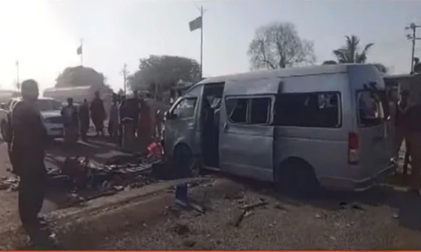 Two killed as foreigners' vehicle faces suicide blast in Karachi
