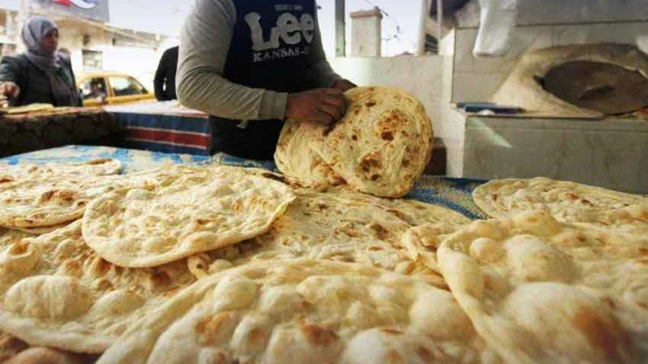 Roti price in Karachi remains same despite Commissioner’s orders