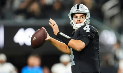 Raiders' O'Connell gets first snap over Minshew