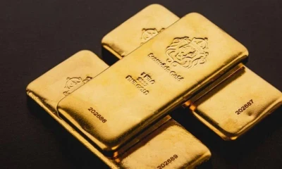 Gold price dips by Rs600 per tola