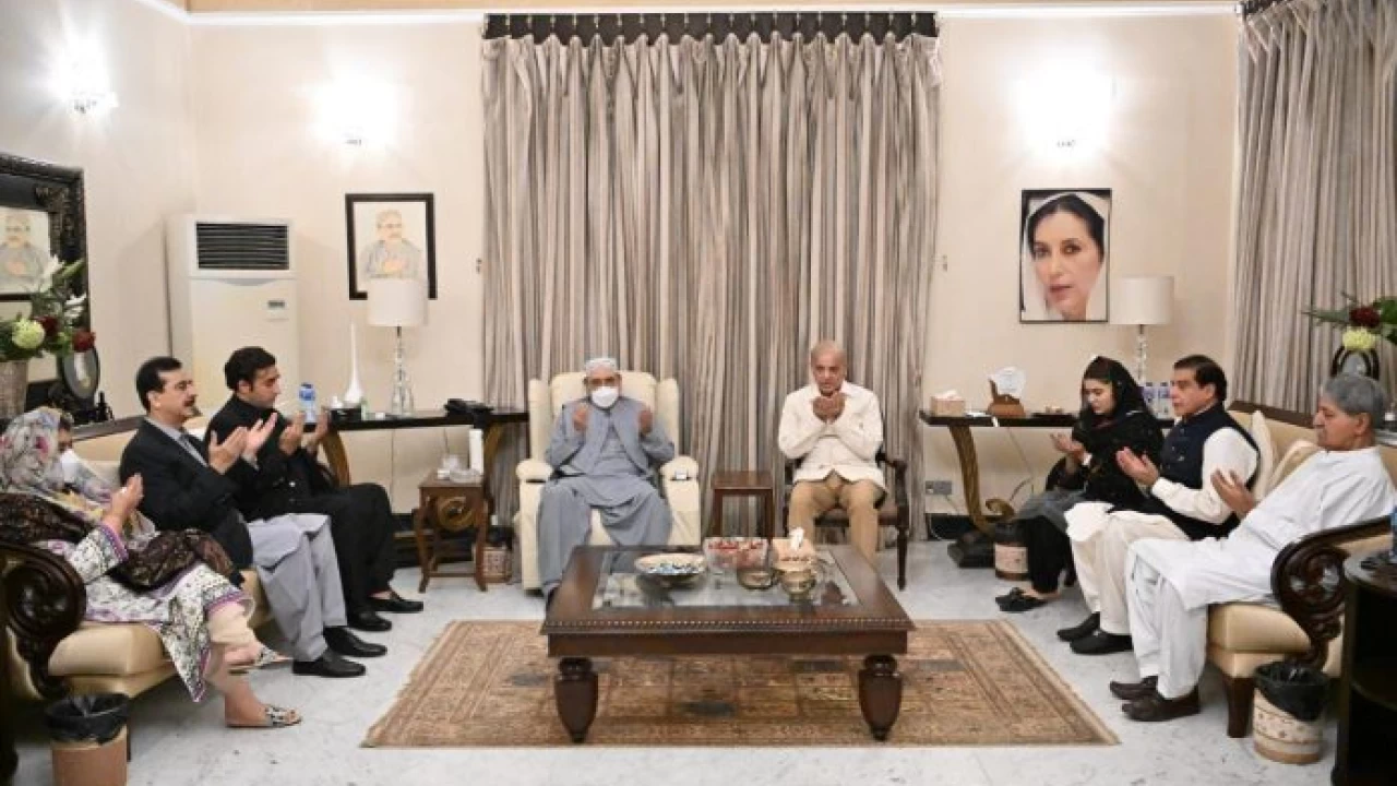 PM expresses condolence with Asif Zardari