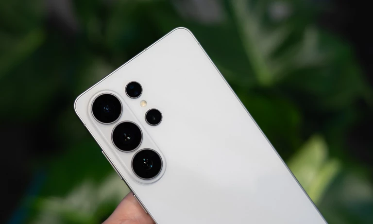 Samsung Executives Grapple with AI Deepfake Concerns, Offer No Concrete Solutions
