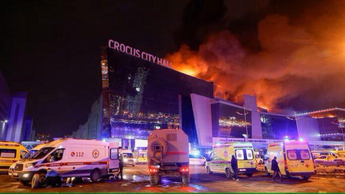 ماسکو میں کنسرٹ ہال پر حملہ، 60 ہلاک، مشتبہ افراد کی تلاش شروع