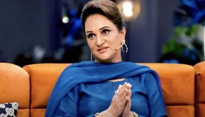 Bushra Ansari advises to provide education to needy ones