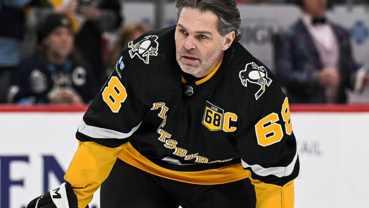 Penguins secure missing Jaromir Jagr bobbleheads