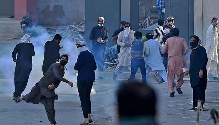 پی ٹی آئی کارکنان کی مشکلات میں اضافہ، ضمانت کے بعد دوبارہ زیر حراست