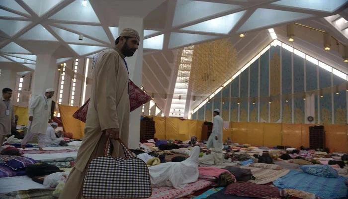 ملک بھر میں لاکھوں مومنین اعتکاف میں بیٹھ گئے