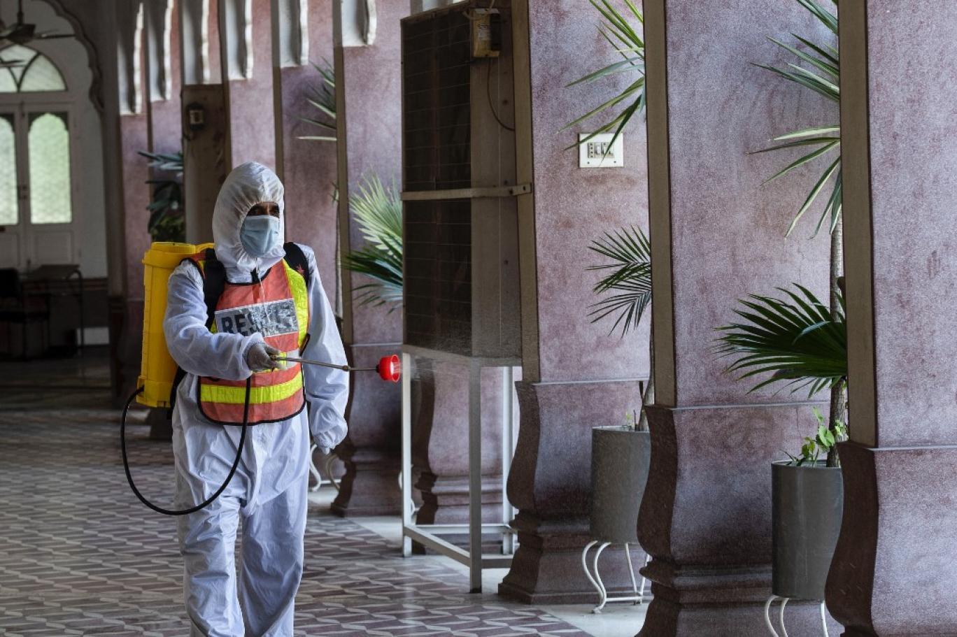 پاکستان میں کورونا سے مزید 11 اموات، 395 کیسزرپورٹ 