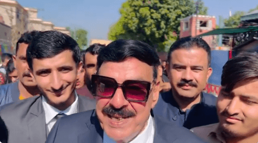 جنرل ریٹائرڈ فیض حمید فیض آباد دھرنے میں ملوث نہیں، شیخ رشید