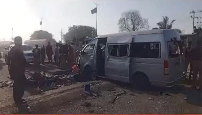 Two killed as foreigners' vehicle faces suicide blast in Karachi