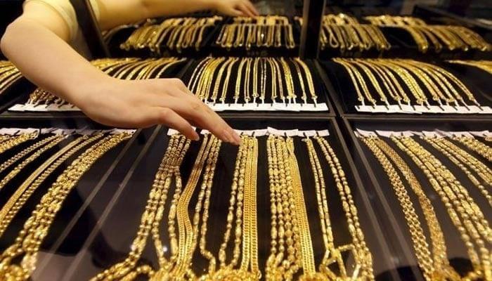 Gold price high by Rs500 per tola in Pakistan