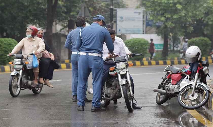 Lahore's Mall Road no-go area for non-helmeted bike riders