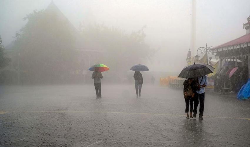 Rain with thunder in Punjab including Lahore