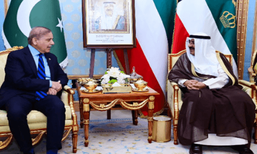 وزیر اعظم کی امیر کویت سے  ملاقات ، علاقائی صورتحال پر تبادلہ خیا ل