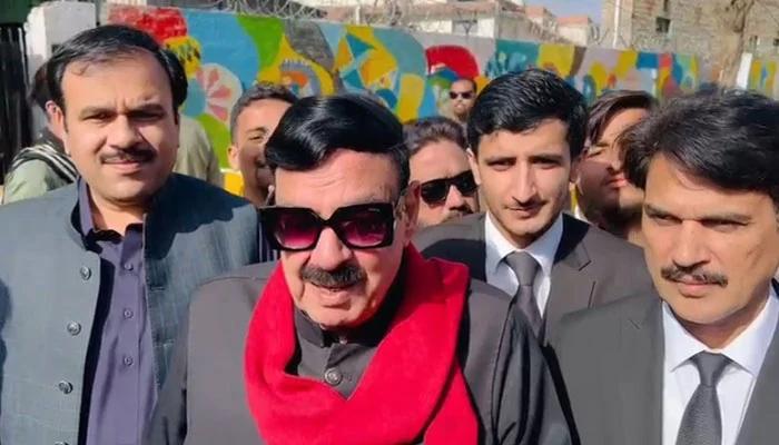 حالات خراب سے خراب تر ہوئے جا رہے ہیں، شیخ رشید