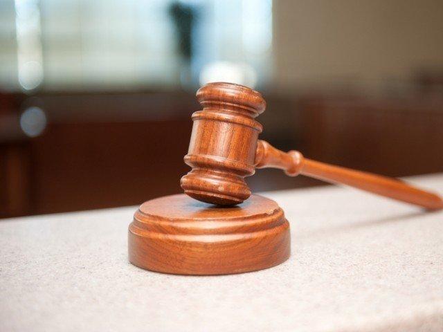 سابق منگیتر پر تیزاب پھیکنے والے پولیس اہلکار کو عمر قید کی سزا 