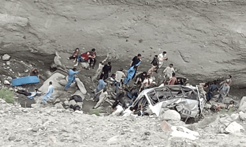 13 killed, nine injured after truck plunges into gouge