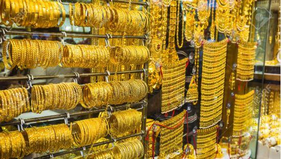 Gold price surges Rs2,300 per tola in Pakistan