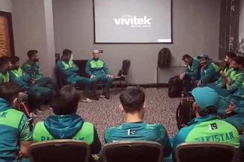 Gary Kirsten meets Pakistani players, managements in Leeds