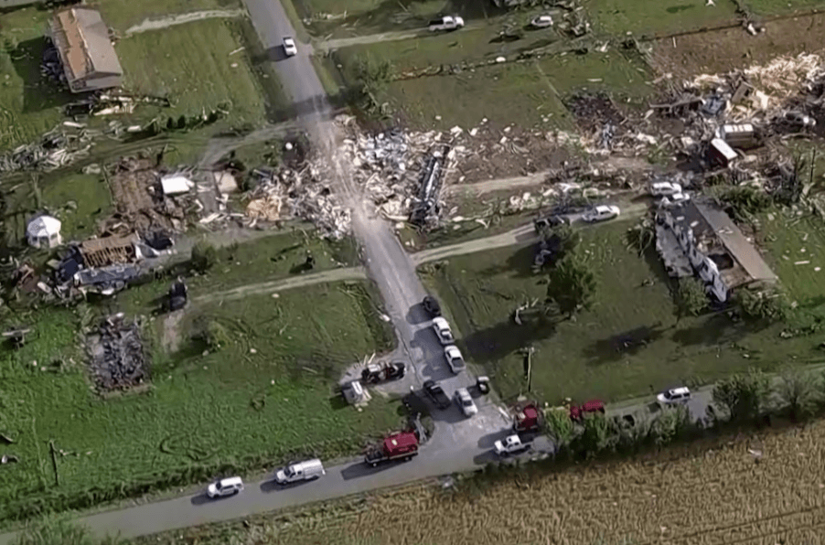 At least 14 dead in US storms