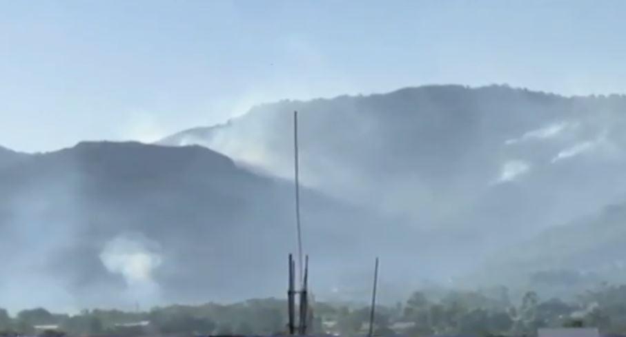 Pakistan Army helicopters struggling to extinguish Margalla Hills fire