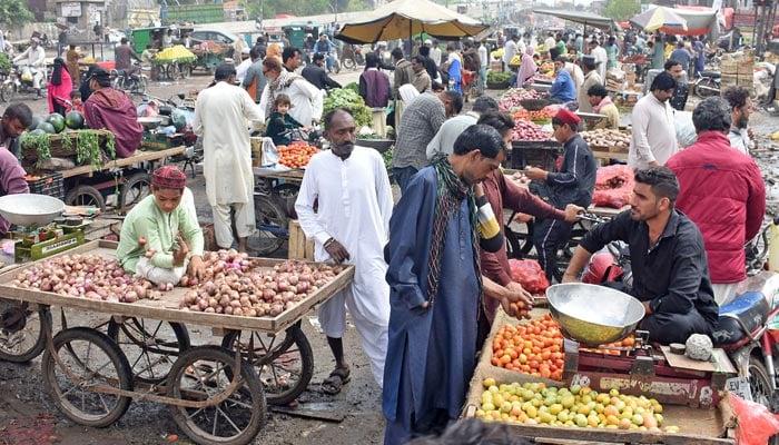 Inflation in Pakistan to hover between 13.5-14.5pc in May, says finance ministry