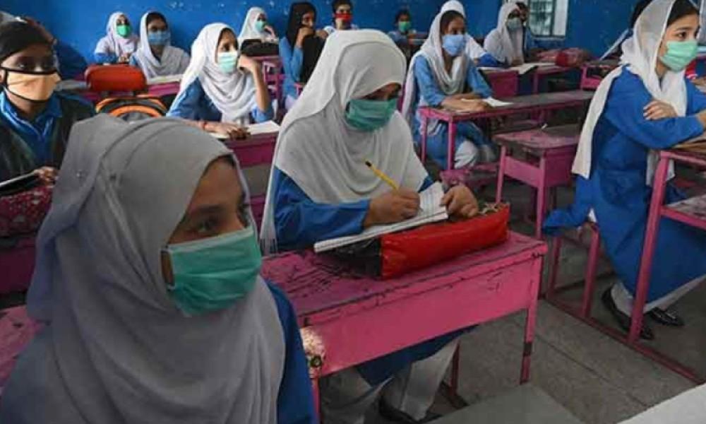 Govt announces winter vacations schedule in Punjab schools