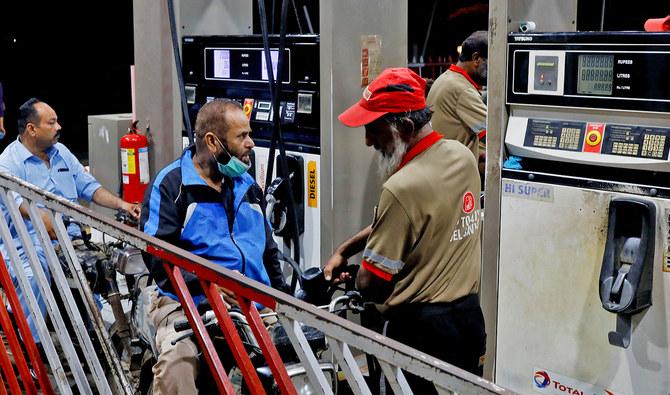 Govt finally cuts prices of petrol by Rs4.74, HSD by Rs3.86