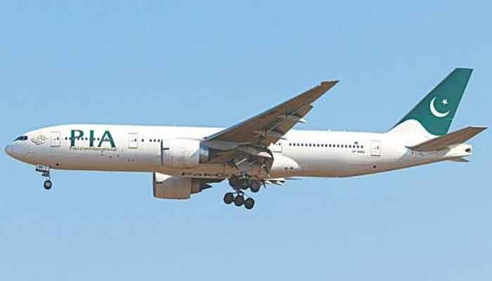 Explosion heard in PIA Hajj flight, emergency landing in Riyadh