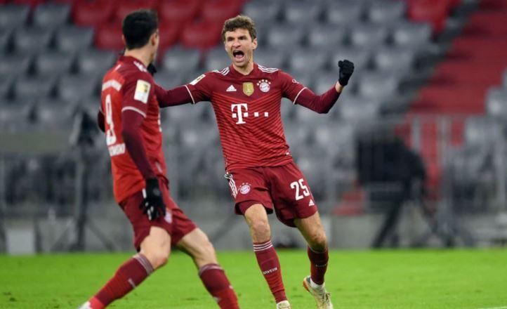 Thomas Muller scores in 400th game as Bayern Munich crush VfL Wolfsburg