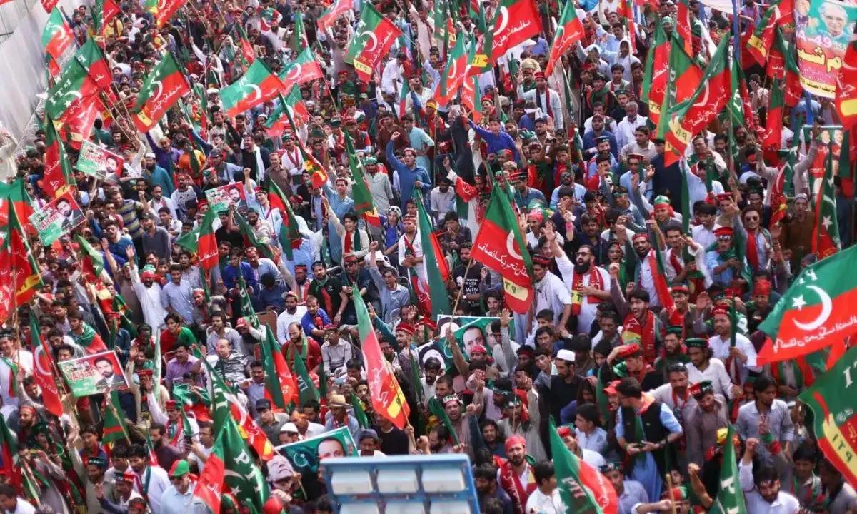 دہشت گردی کے خطرے کے باعث پی ٹی آئی کو  جلسے کی اجازت نہیں دے سکتے، ڈی سی  کراچی