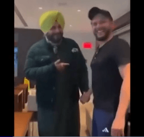 Navjot Singh Sidhu meets Shahid Afridi