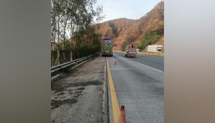 Six dead in two-vehicle collision near Kallar Kahar Salt Range