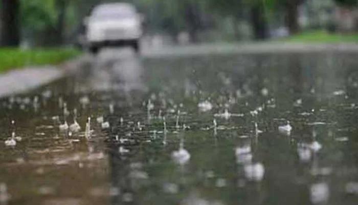 Rain in Murree since night, drizzle likely in Karachi