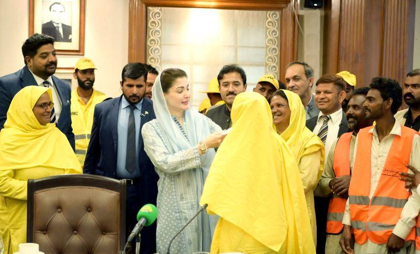 Punjab CM honours Chief Officers of LWMC, sanitary workers