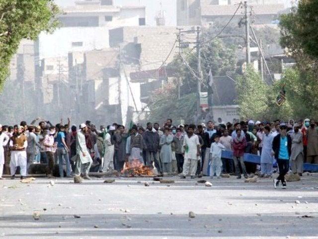 کراچی میں لوڈ شیڈنگ اور پانی کی عدم فراہمی پر شہریوں کا شدید احتجاج