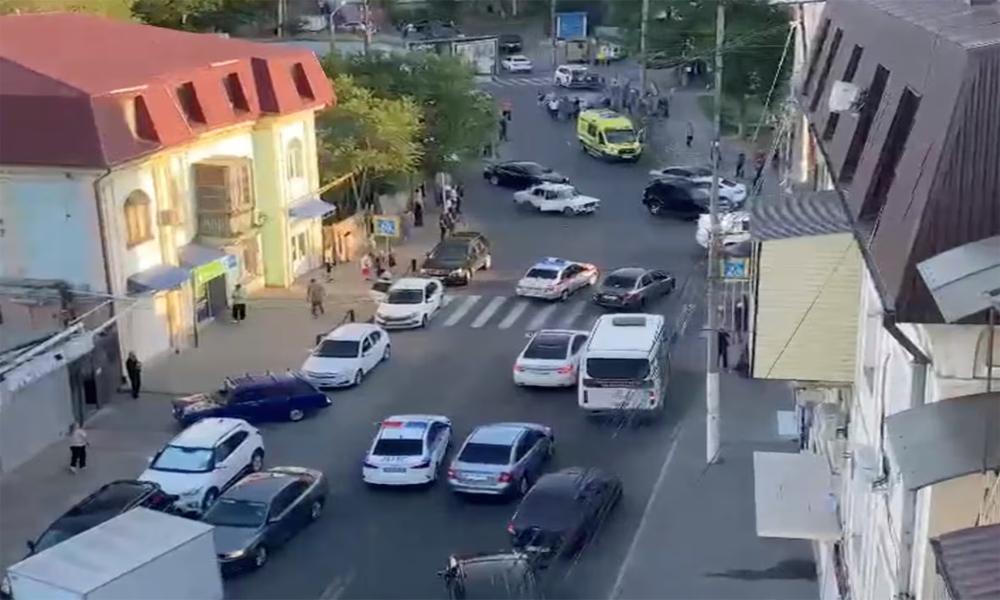 Orthodox priest, multiple police killed in gunmen attack in Russia