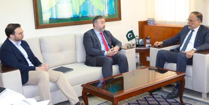 WB Country Director calls on Planning Minister, discusses ongoing projects