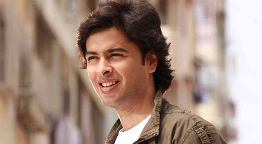 Shehzad Roy shares inspiring encounter with female petrol station attendant