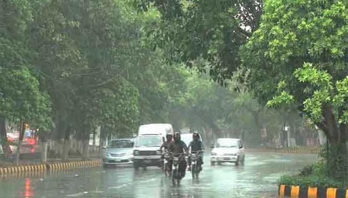 پنجاب کے مختلف اضلاع میں بارشیں ، موسم خوشگوار ہو گیا