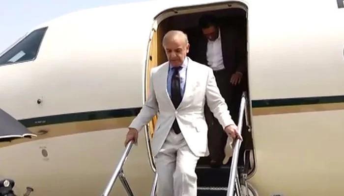 وزیر اعظم ایک روزہ دورے پر کراچی پہنچ گئے