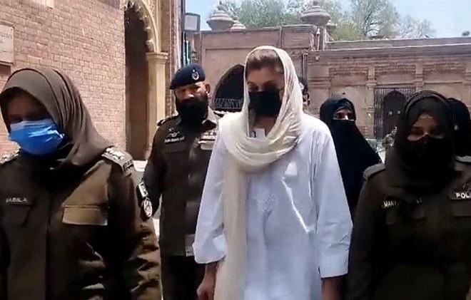 جناح ہاؤس اور عسکری ٹاور حملہ کیس میں خدیجہ شاہ سمیت دیگر ملزمان عدالت میں پیش