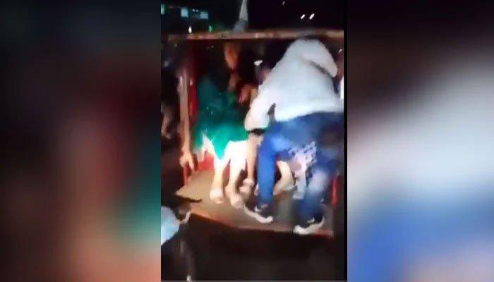 رکشے میں بیٹھی لڑکی سے نازیبا حرکت کرنے والے شخص کی شناخت ہوگئی