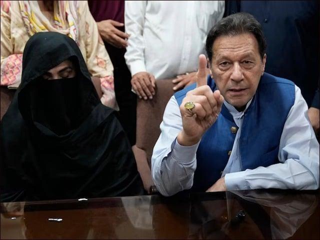 توشہ خانہ  ریفرنس ، نیب کی ٹیم عمران خان اور بشریٰ بی بی سے  تفتیش کے بعد اڈیالہ جیل سے روانہ