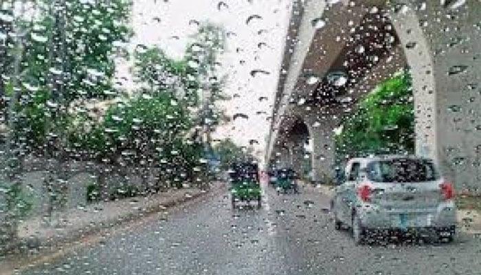 Parts of Karachi witness moderate rain