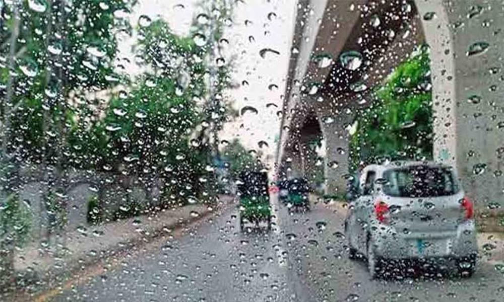 Drizzle in Lahore, heat, humidity goes away