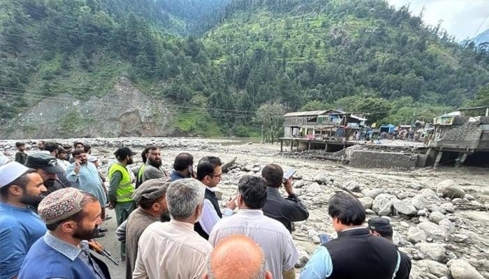 Rains stop in Mansehra, tourists trapped in Kaghan evacuated