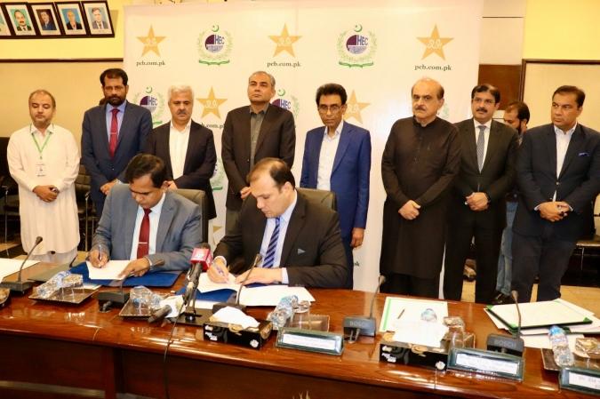 PCB signs historic MOUs for development of School, College and University Cricket