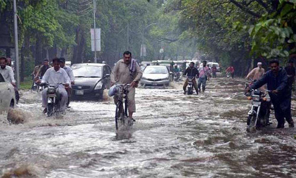 Heavy monsoon spell across country, waterlogging in low-lying areas