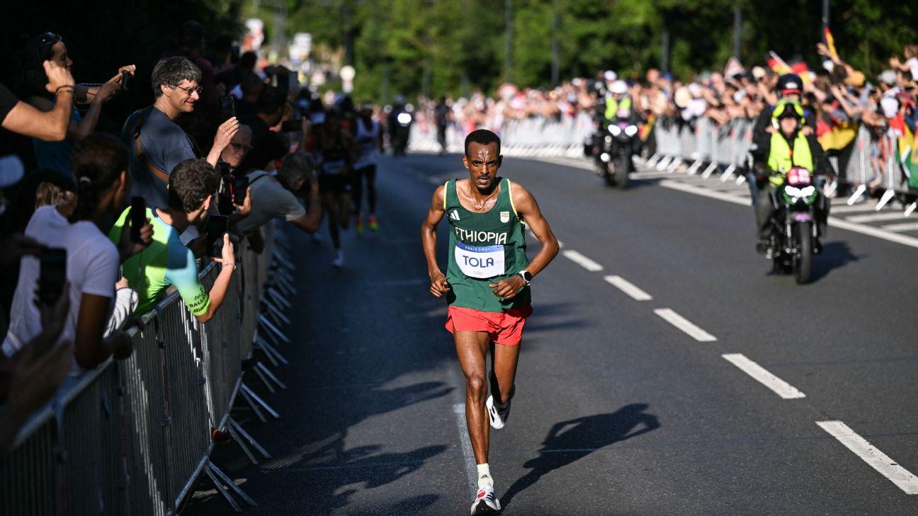 Ethiopia's Tola wins gold in men's marathon